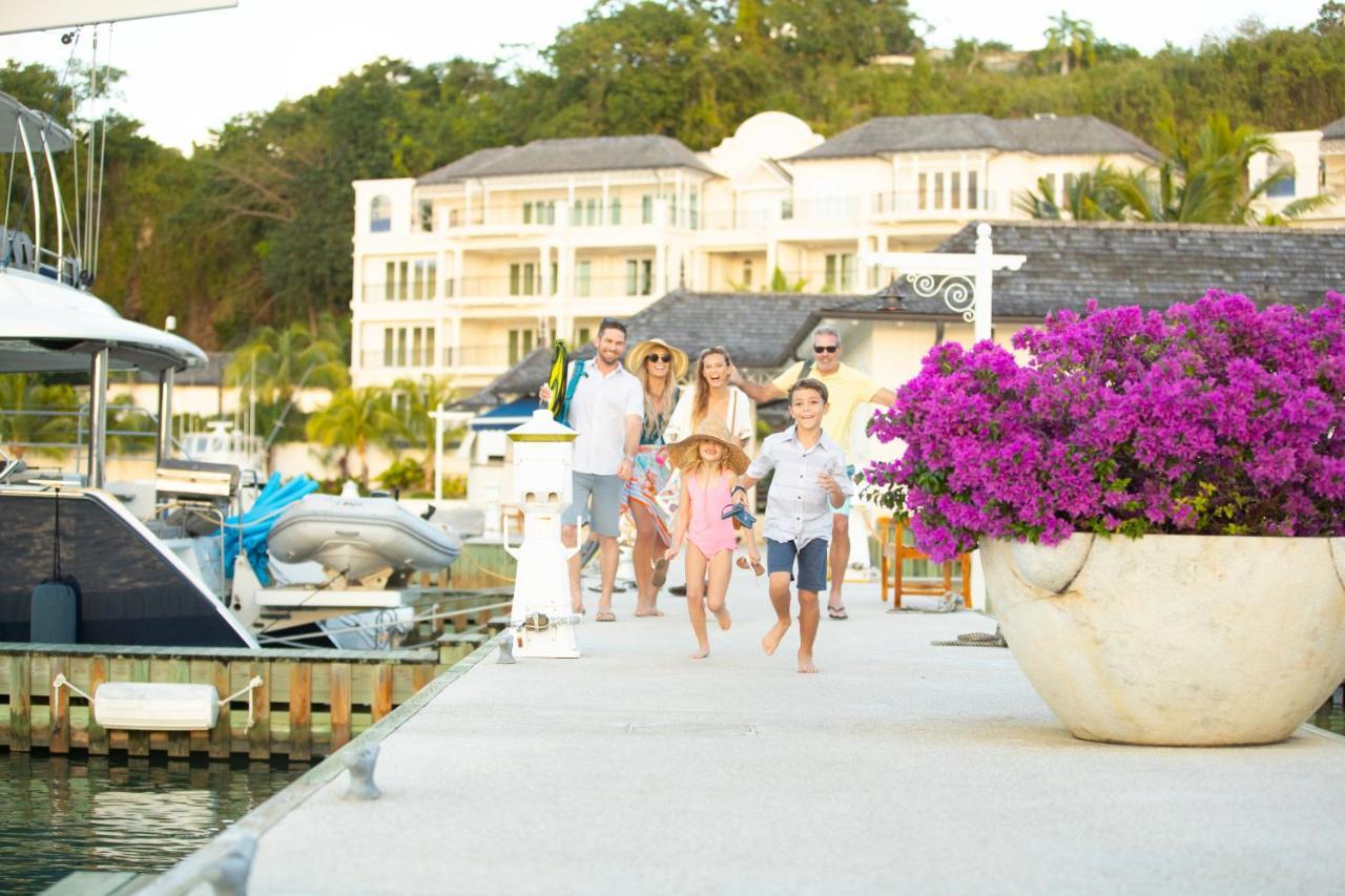 Port Ferdinand Marina & Luxury Residences 세인트 피터 외부 사진